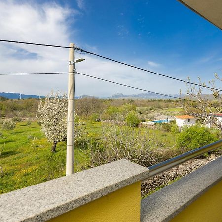 Holiday Residence Maja Katuni Zewnętrze zdjęcie