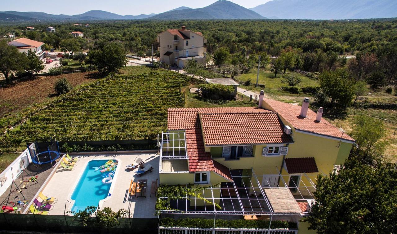 Holiday Residence Maja Katuni Zewnętrze zdjęcie