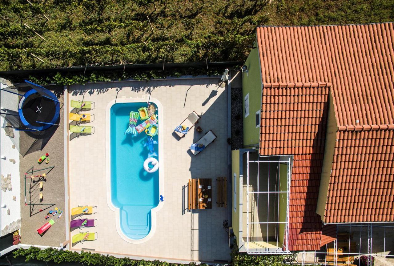 Holiday Residence Maja Katuni Zewnętrze zdjęcie