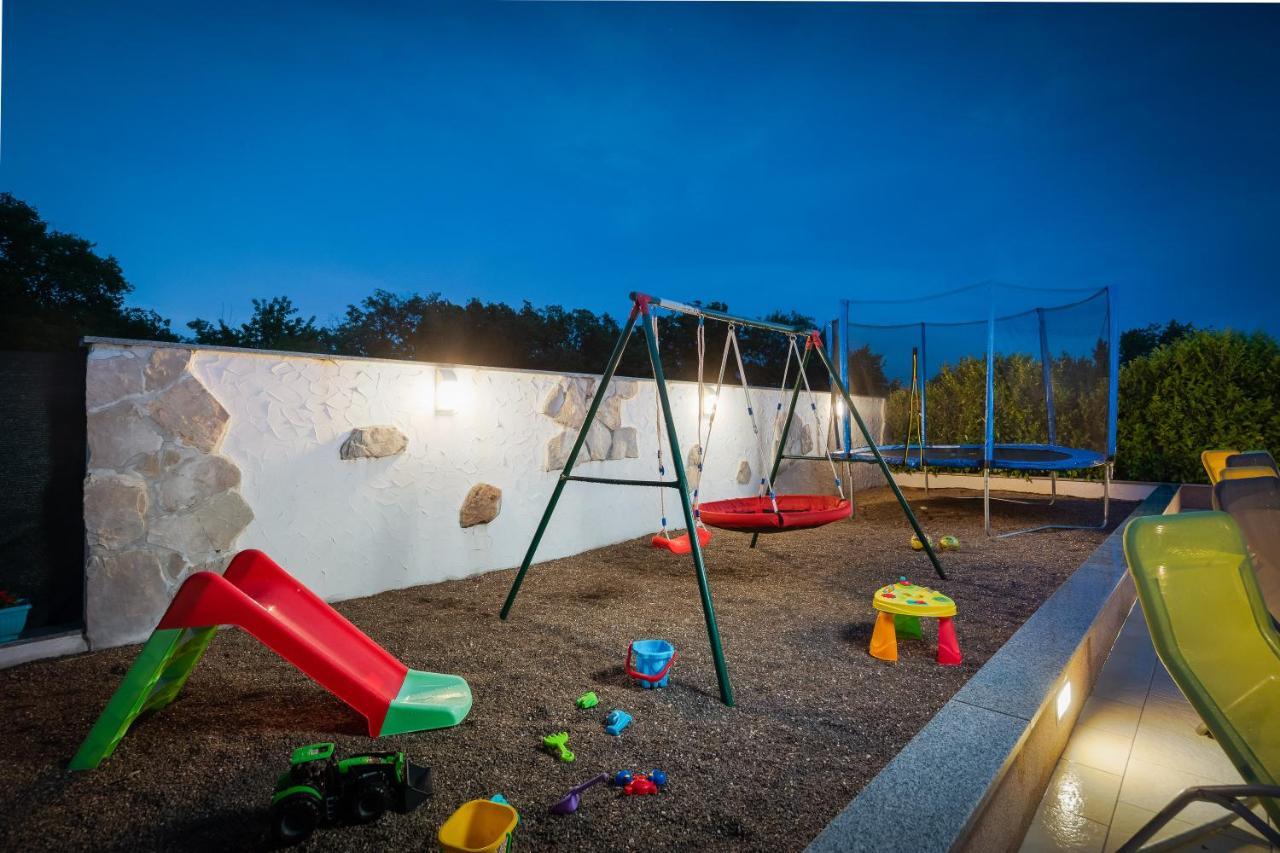 Holiday Residence Maja Katuni Zewnętrze zdjęcie
