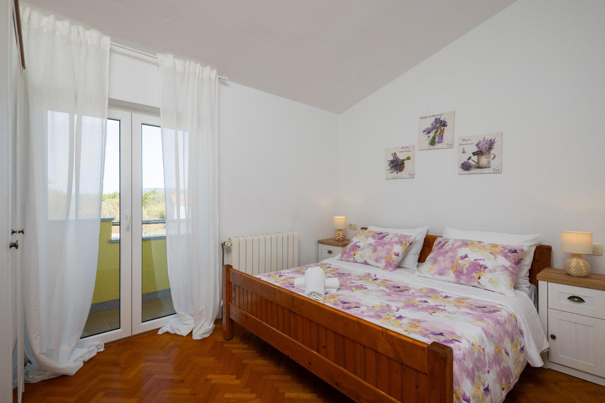 Holiday Residence Maja Katuni Zewnętrze zdjęcie