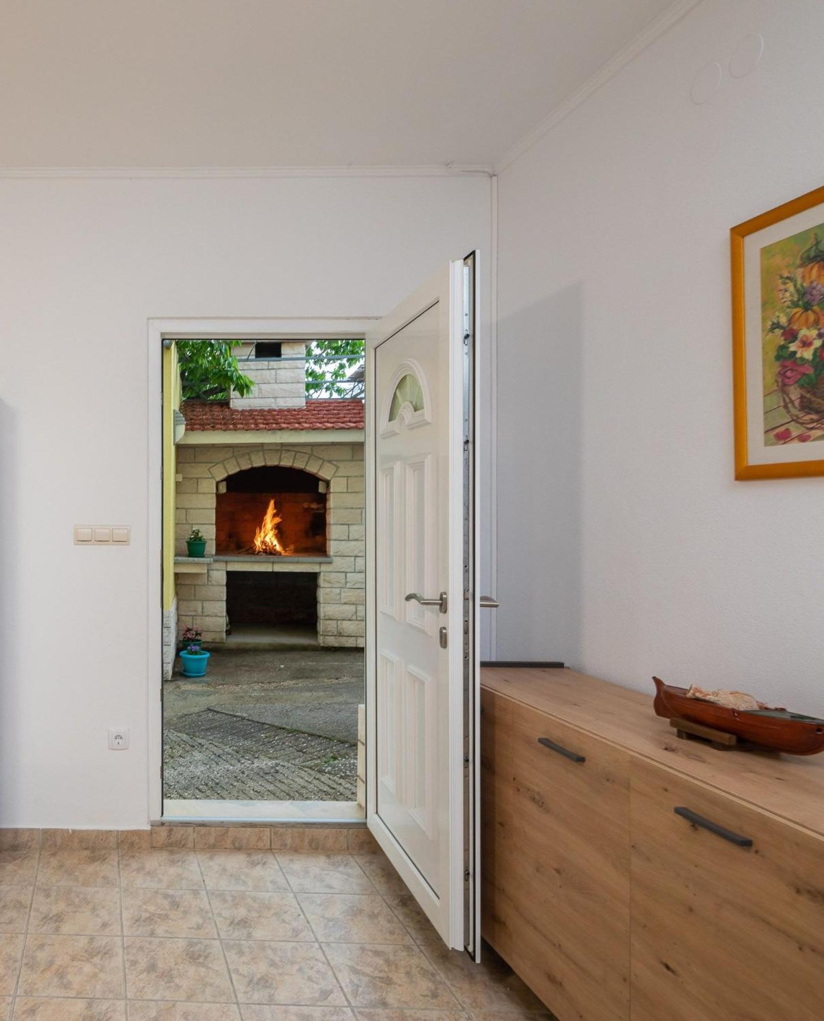 Holiday Residence Maja Katuni Zewnętrze zdjęcie